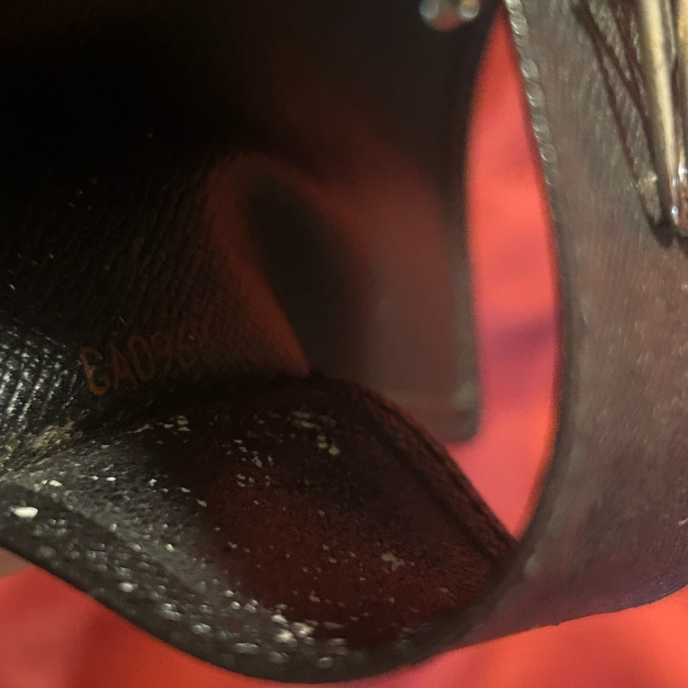 Louis Vuitton epi Black key holder - Picture 8 of 11